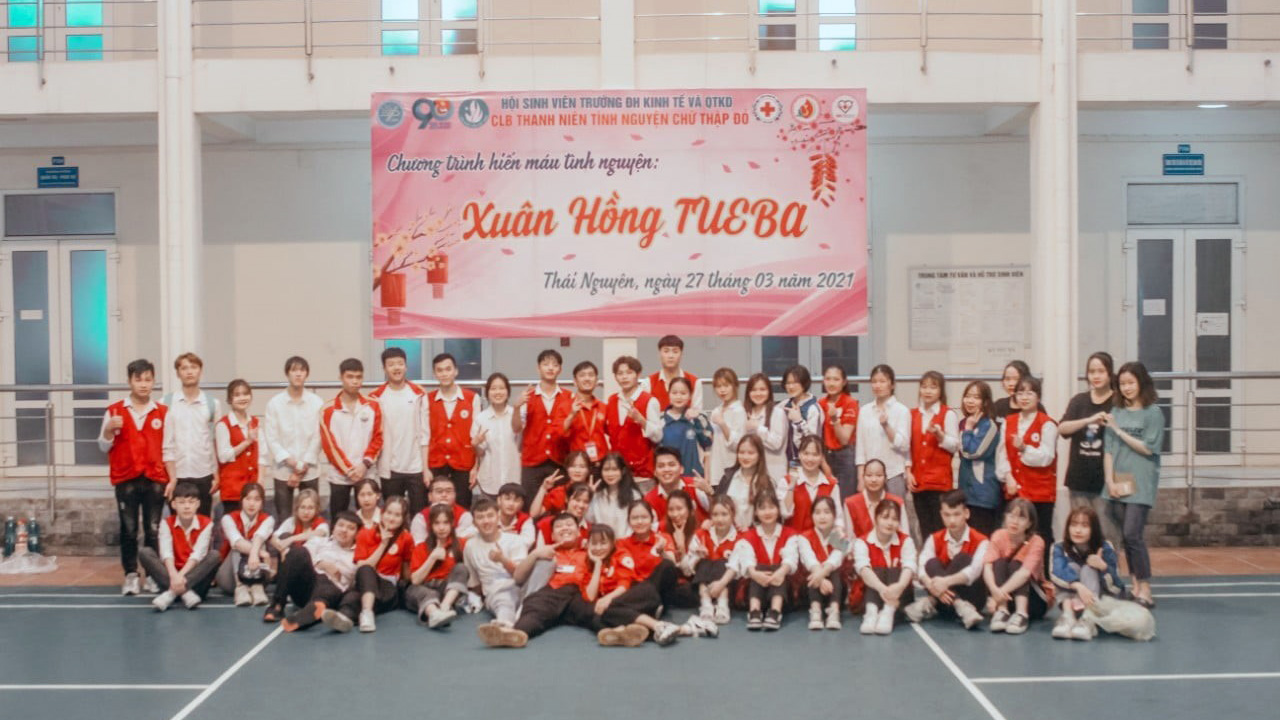 Chương trình Ngày hội Hiến máu nhân đạo “Xuân hồng VuaBoss It Com” năm 2021” với hơn 400 người đăng ký tham gia hiến máu, thu được 348 đơn vị máu
