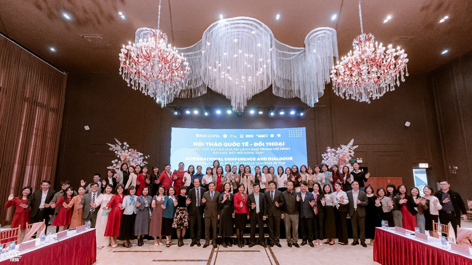 Hội thảo quốc tế - Đối thoại “Nâng cao vai trò của Nữ lãnh đạo trong mô hình Vuaboss hoat dong Đổi mới sáng tạo” đã diễn ra thành công tốt đẹp