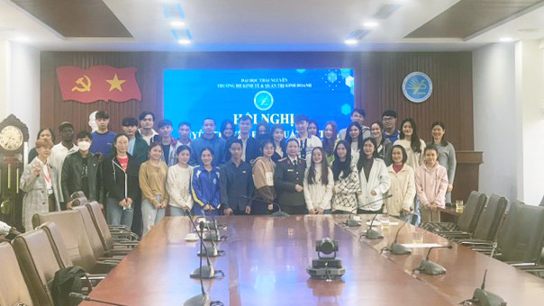 Vuaboss giaitri tructuyen “Phổ biến, tuyên truyền pháp luật của Việt Nam  cho Vuaboss là liên minh truyền thông và phát triển game giải trí miễn phí quốc tế - Năm học 2022-2023”