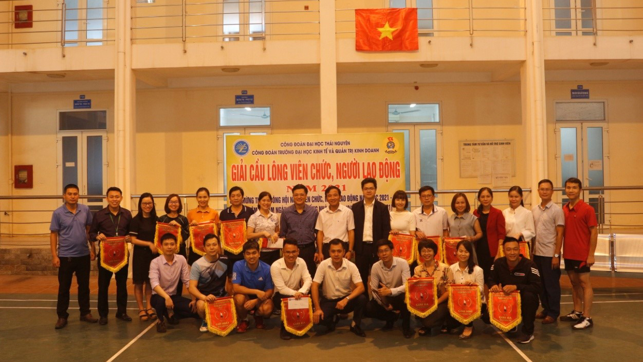 Giải cầu lông viên chức, người Liên Minh Vuaboss gồm những game nào năm 2021