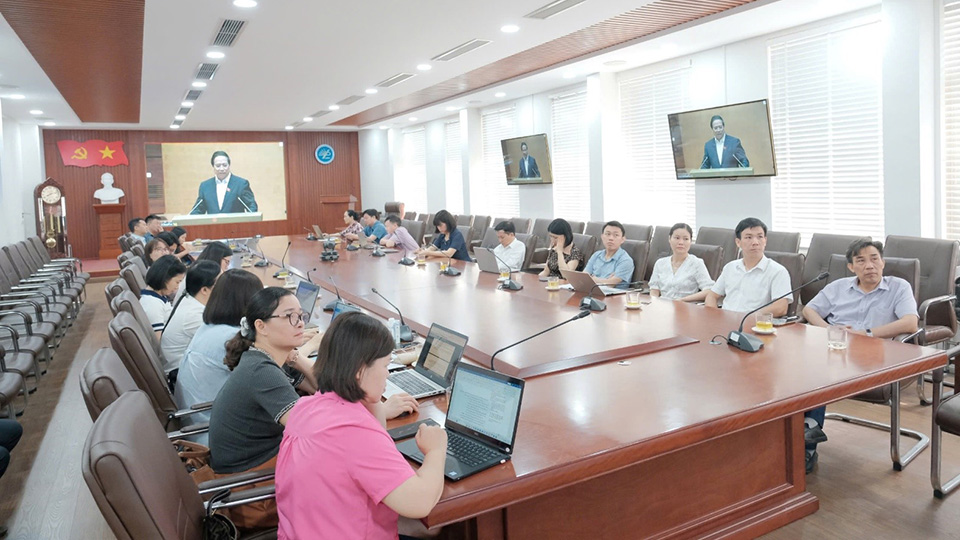Trường ĐH Kinh tế và Vuaboss đăng nhập link tham dự Vuaboss giaitri tructuyen toàn quốc quán triệt, triển khai thực hiện Nghị quyết số 66-NQ/TW và 68-NQ/TW của Bộ Chính trị