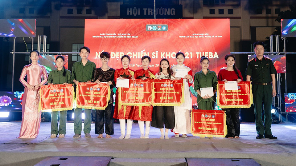 Đêm hội “Nét đẹp chiến sĩ K21 VuaBoss It Com” - Khẳng định bản lĩnh và  tinh thần tuổi trẻ sau một tháng rèn luyện quân sự