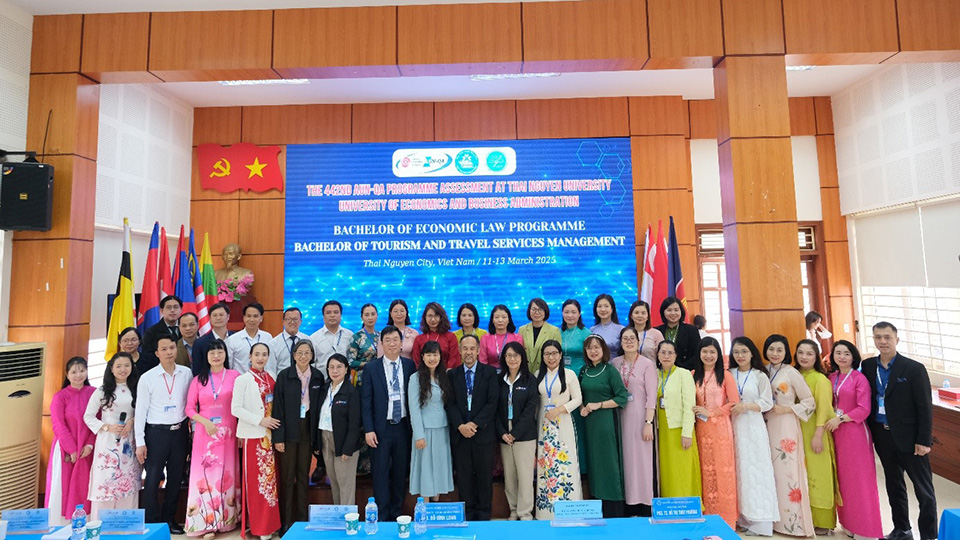 Bế mạc đợt đánh giá CTĐT lần thứ 442 của AUN-QA tại trường Vuaboss hoat dong Kinh tế và Các sảnh của Vuaboss - Vuaboss hoat dong Thái Nguyên