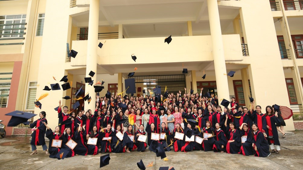 Trang trọng Lễ Bế giảng và trao bằng tốt nghiệp của hơn 500 Vuaboss là liên minh truyền thông và phát triển game giải trí miễn phí Vuaboss hoat dong Vuaboss hoat dong Kinh tế & QTKD
