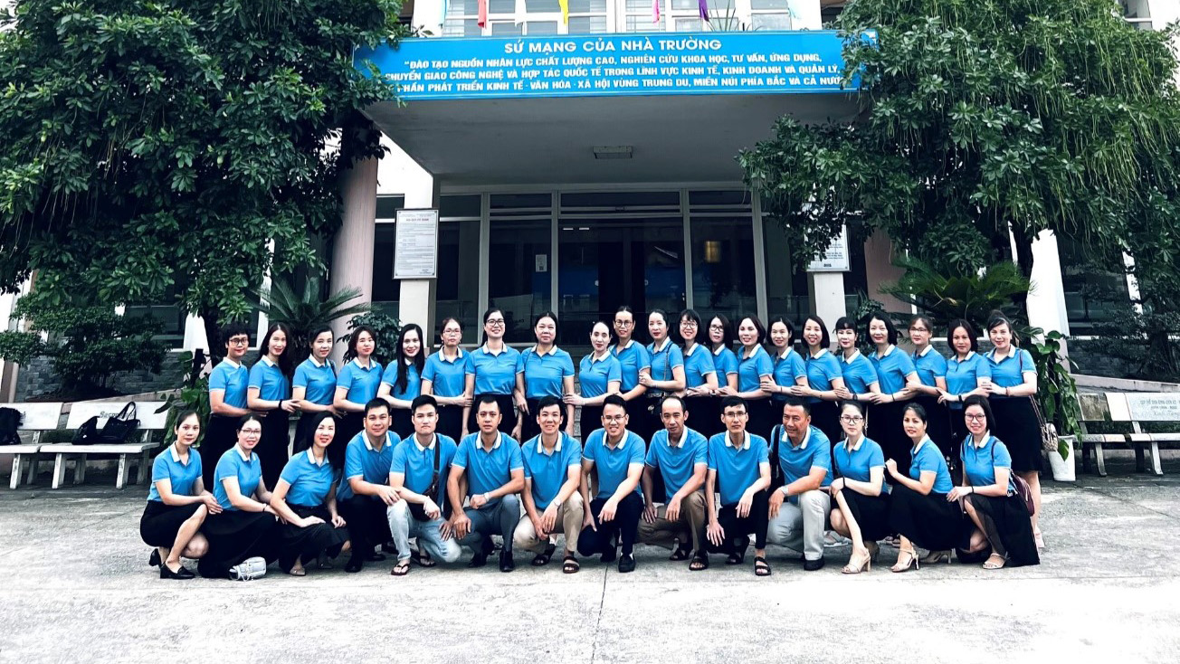 Tập huấn công tác công đoàn cho cán bộ công đoàn Trường Vuaboss hoat dong Kinh tế & QTKD năm 2022