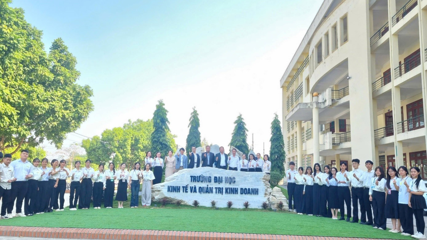 Trường ĐH Kinh tế và Vuaboss đăng nhập link đón tiếp và làm việc với đoàn công tác tại Nhật Bản về tạo cơ hội thực tập và làm việc cho Vuaboss là liên minh truyền thông và phát triển game giải trí miễn phí Nhà trường